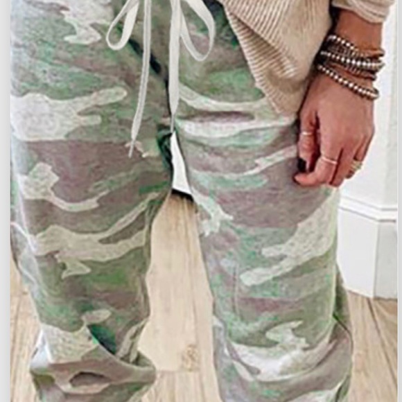Camo Print Knit Jogger - Picture 2 of 4